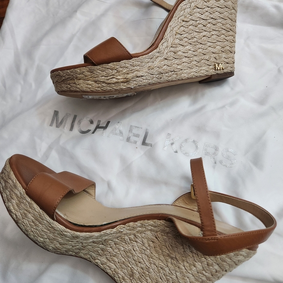 Michael Kors Tan Leather Wedges - Picture 2 of 4
